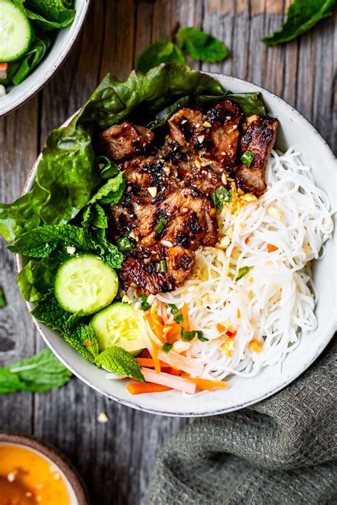 Authentic Bun Thit Nuong (Vietnamese Grilled Pork Vermicelli Bowls ...