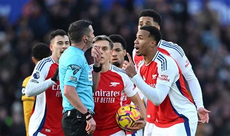 Image result for Wolves Red Card vs Arsenal