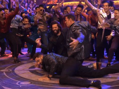 Abhishek Bachchan Performs Nora Fatehi Hook Step; 'Laal Pari ...