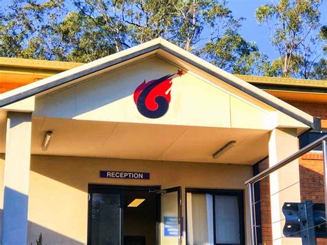 Building Signage Advertisement Sample 的图像结果