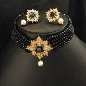 Mannuvi Brass Gold-plated Black, Gold Jewellery Set Price in India ...