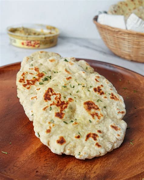 Quick Naan Bread Without Yeast (Only 3 Ingredients!)