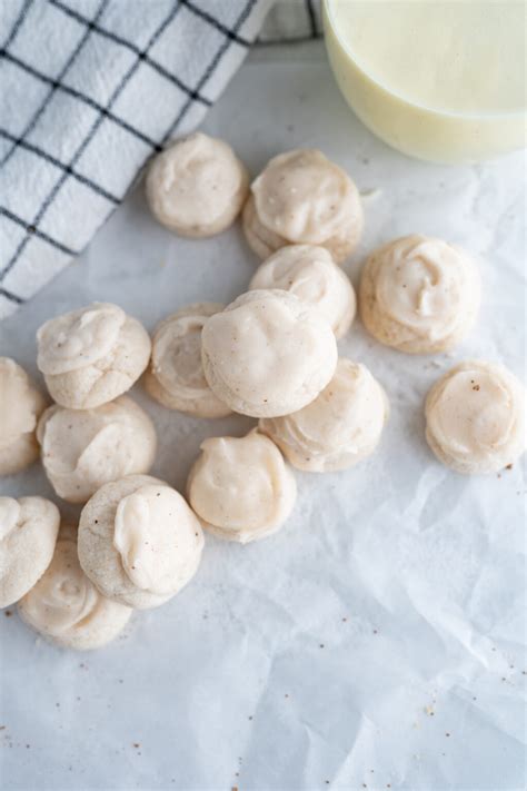 Egg Nog Meltaway Cookies - Cookies for Days