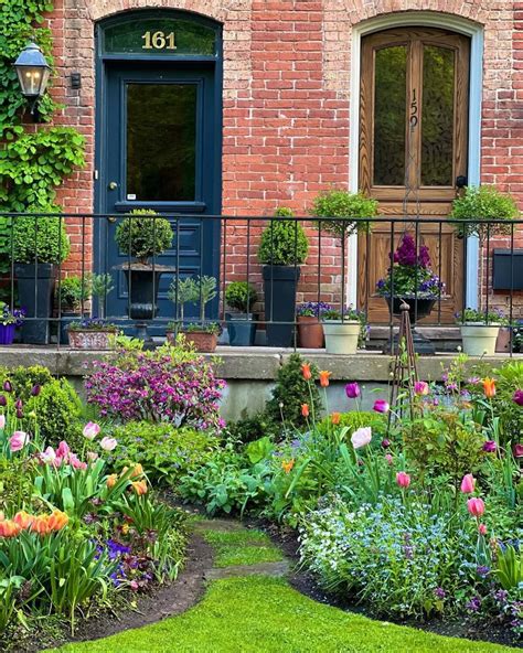 25 Flower Garden Designs That Will Make Your Neighbors Jealous