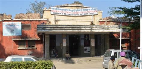 10 साल से पैकिंग से बाहर नहीं निकले वेंटिलेटर - Patiala. TB hospital