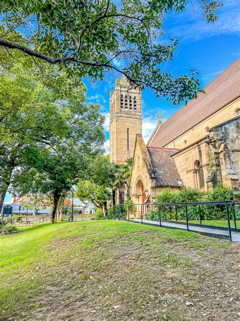 Anglican vs. Catholic - What's the Difference? | This vs. That