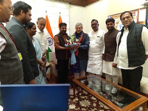 Telangana CM Revanth Reddy meets Union Minister of IT and Railways ...