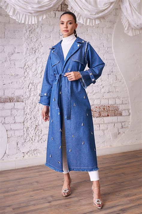 Claire Trench – Sttavoss