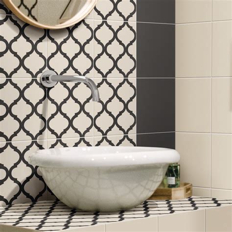 Arabesque Tile Floor