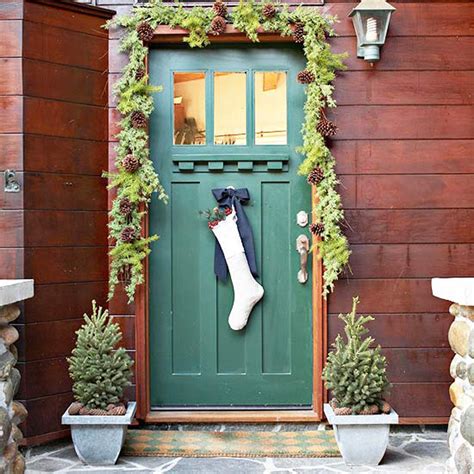 31 Creative Front Door Christmas Decorations - Top Dreamer