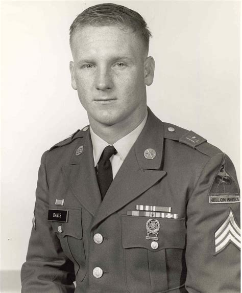 Sammy Lee Davis | Vietnam War | U.S. Army | Medal of Honor Recipient
