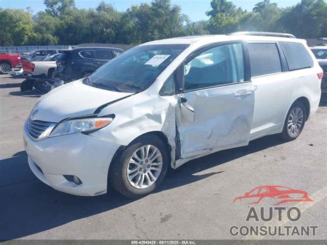 2017 TOYOTA SIENNA XLE 8 PASSENGER Gasoline - 5TDYZ3DC4HS823151