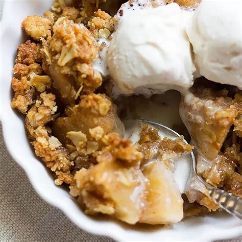 Apple Crumble With Ice Cream