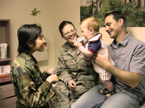 'Reach Out and Read' now reaches military families | Article | The ...