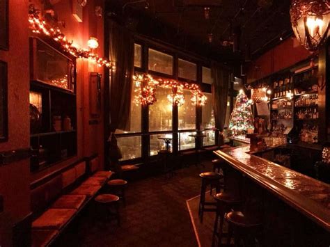 Best Dive Bars in New York - Club Bookers