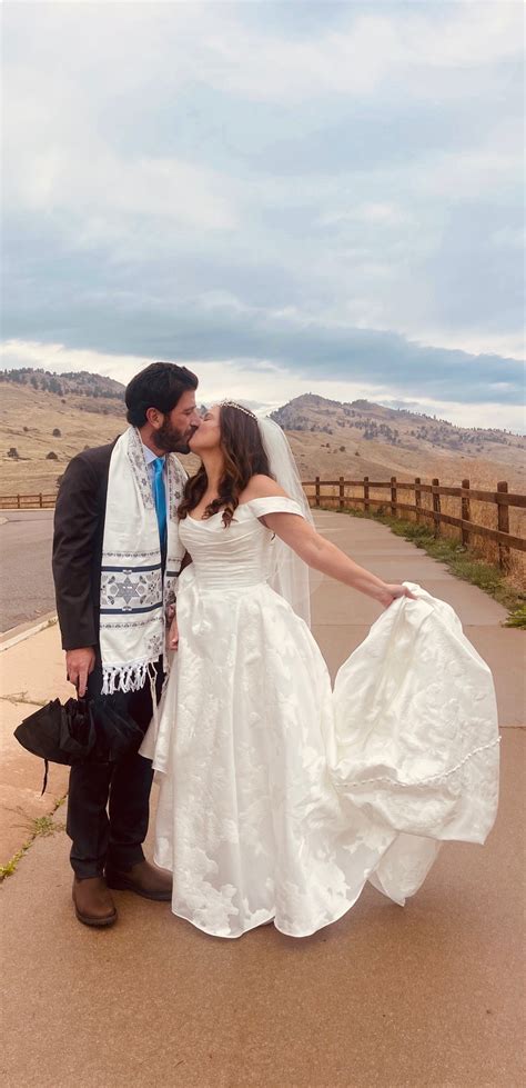 Essense of Australia, D3971 Wedding Dress Save 52% - Stillwhite