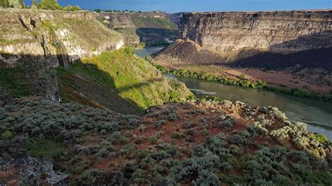 Thrilling Views Along Snake River Canyon Rim Trail | TouristSecrets