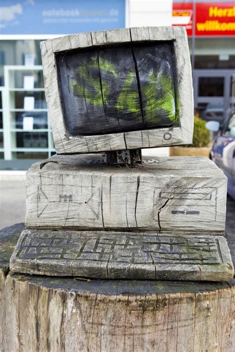 Old Desktop Computer 的图像结果