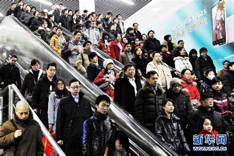 上海地铁今日首遇上班、返程双高峰[1]- 中国日报网