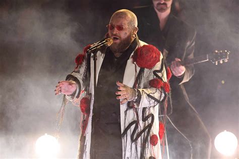 Teddy Swims Accessorized with Piles of Pearls for the 2025 Grammys for ...