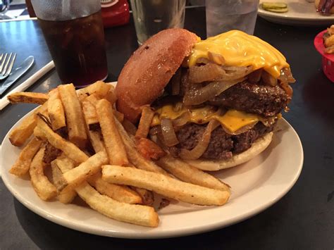 Convention Grill – Edina / Cheeseburger - Burger Reviews