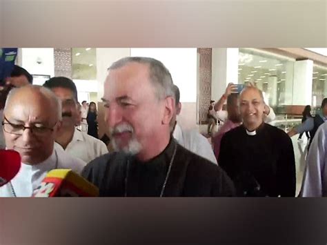 Pontifical delegate arrives in Kochi to find solution to liturgy ...