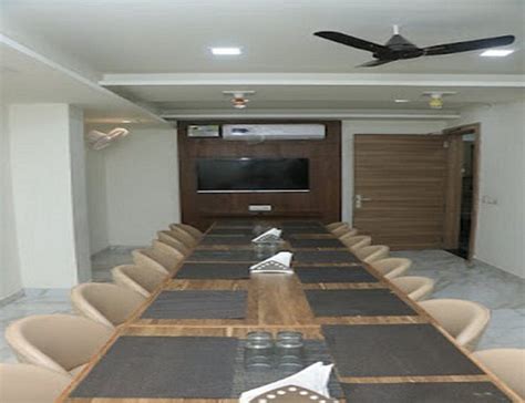 SIGNUM CITYSCAPES THE ROYAL JEWEL (Hisar) - Specialty Hotel Reviews ...