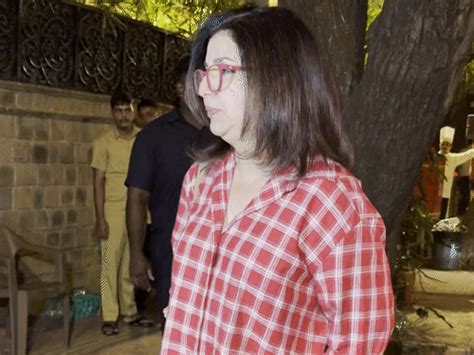 Sonam Kapoors Baby Shower in Mumbai | Farah Khan, Kareena Kapoor Attend