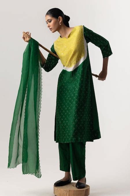 Buy Green Silk, Organza Mirrors Round Neck Embroidered Bandhani Yoke ...