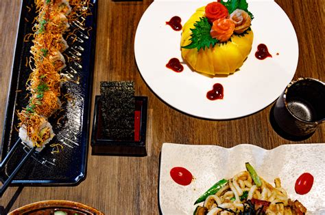 5 NEW Restaurants at The Amazing Brentwood in Burnaby - West Coast Food