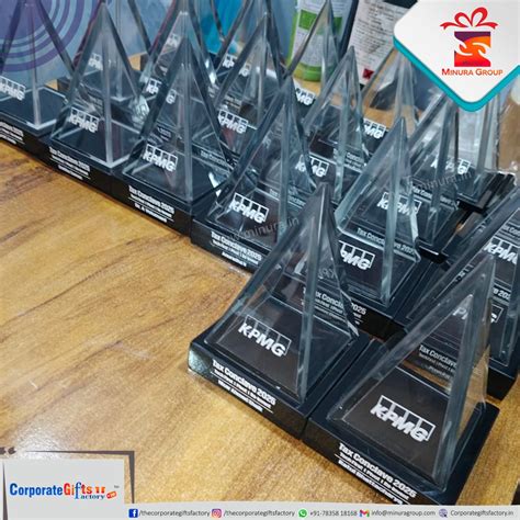 Custom Pyramid-Shaped Acrylic Memento for Corporate Conclave MNR.1700.M008