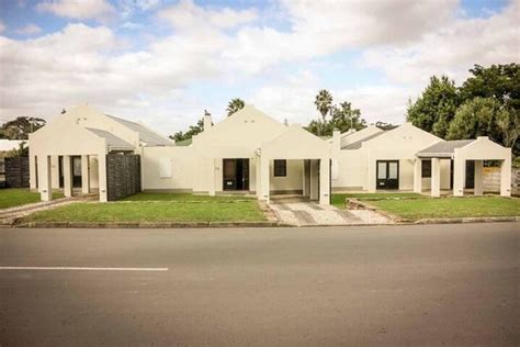 SWELLENDAM SELF CATERING - Cottage Reviews, Photos, Rate Comparison ...