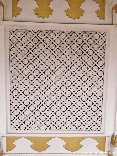 DARGAH NAJAF ALI SHAH, MEERUT ????. - by Nikhil Jain