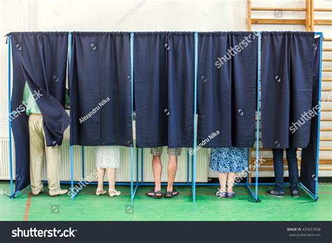 Pictures of People Voting 的图像结果