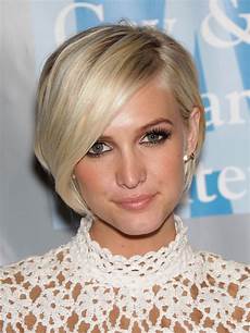 Oval Hairstyles by Beautiful Hairstyles For Oval Faces S Fave Hairstyles Oval Hairstyles
