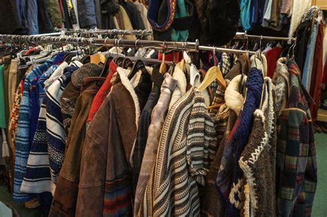 Pepp deinen Kleiderschrank nachhaltig auf – Second Hand Shopping im ...