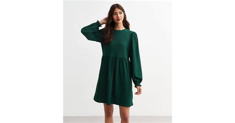 Green Crinkle Long Sleeve Mini Smock Dress | New Look