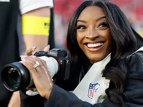 Simone Biles steals the spotlight at Levi’s Stadium, turns photographer ...