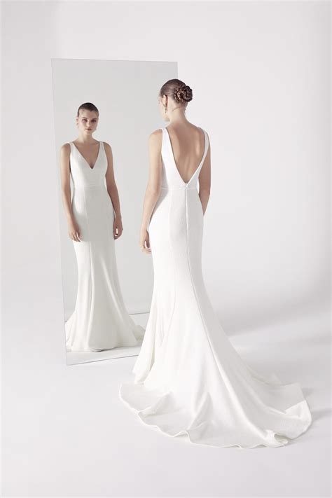 Fitted Simple Plain White Wedding Dress