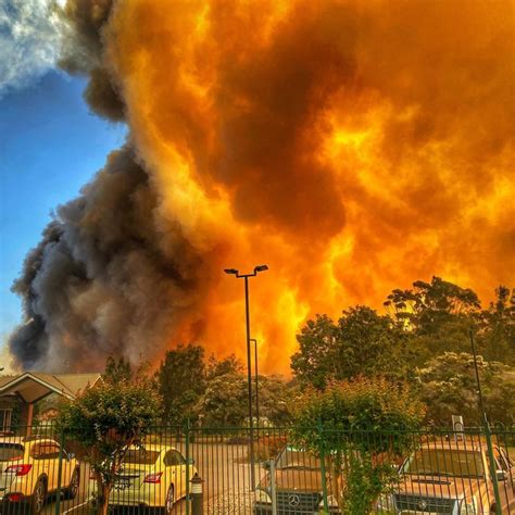 澳大利亚森林大火：至少2人死亡，150户房屋被毁_腾讯新闻