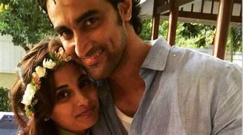 Kunal Kapoor, Naina Bachchan marriage picture reaches social networking ...