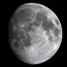 Moon With Photo by Re 100 Crop Moon A7r 70 200mm F4 G Oss Fe Sony Moon With Photo