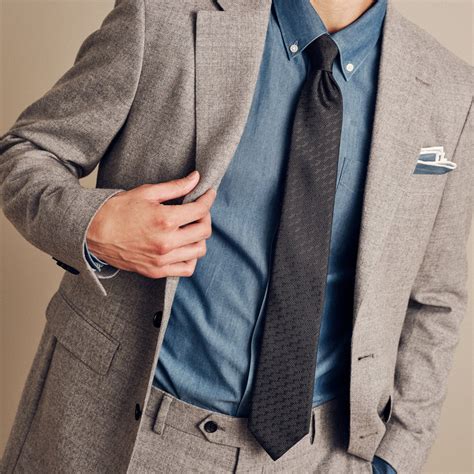 How to Measure Sleeve Length for Dress Shirts | The Tie Bar