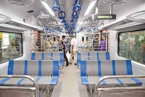 Mumbai AC Local Train 的图像结果