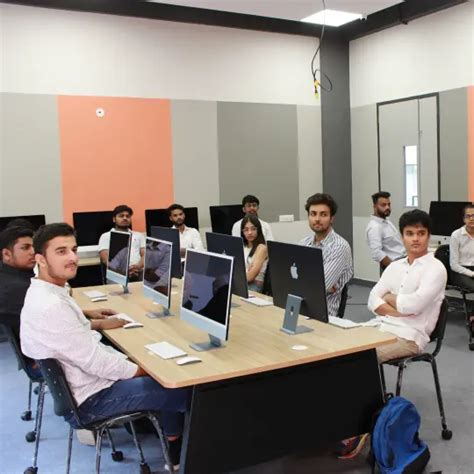 B Design in Fashion Design and Management