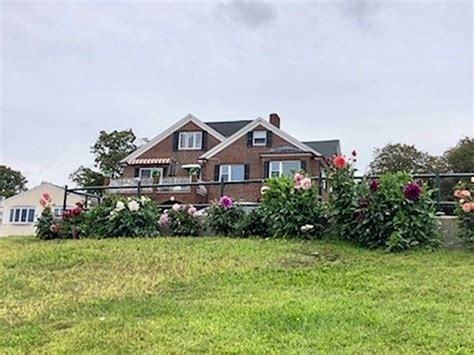 3 Lynn Shore Drive unit 3r Lynn, MA