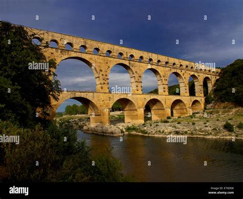 Roman aqueduct river bridge hi-res stock photography and images - Alamy