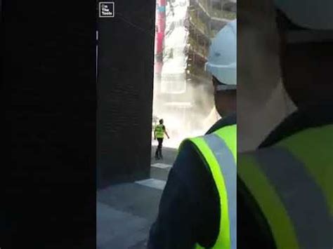 Telehandler Falling Over 的图像结果