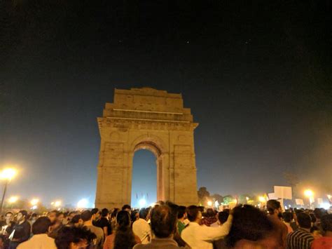 Rahul Gandhi leads midnight protest at India Gate over Kathua, Unnao ...