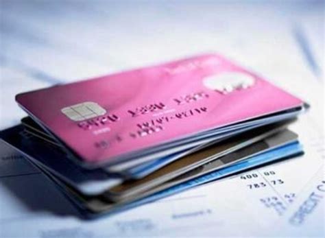 在银行预留的身份证过期不去更新会怎样，银行卡还能用吗？ - 知乎